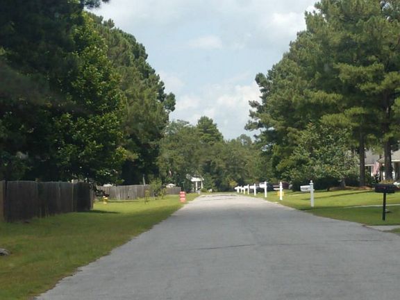 4th image of 127 Linton Ln