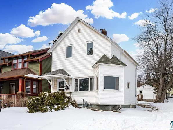 1027 E 9th St, Duluth, MN 55805