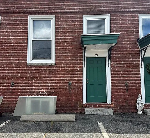 101 Front Street — Photo 4