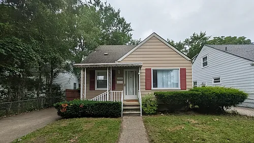 23819 Tawas Ave Photo 1