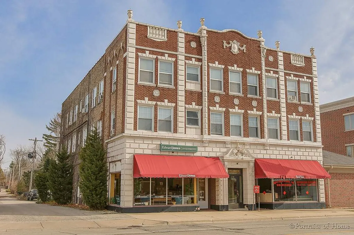 Building Photo - 219 S Main St