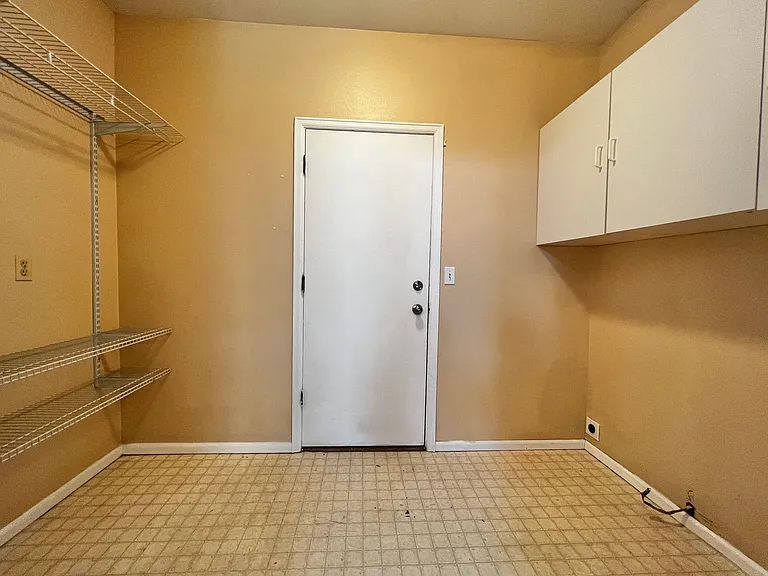 1065 S Edinburgh Dr — Photo 19