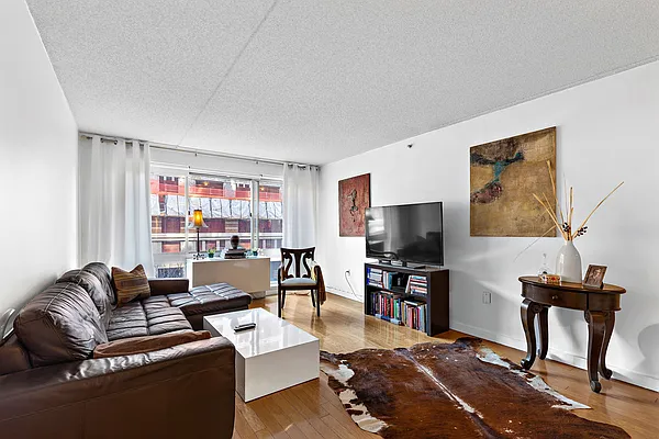 Sold by Nest Seekers International | media 9