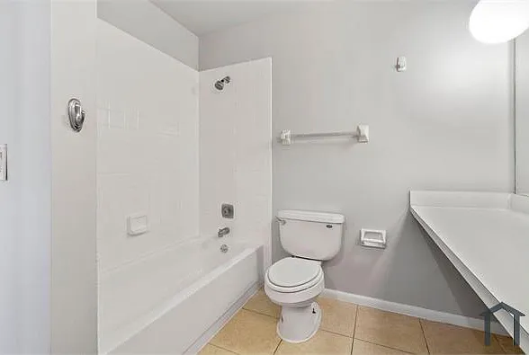 3 bed, 1279 sqft, $3,500 — Photo 3
