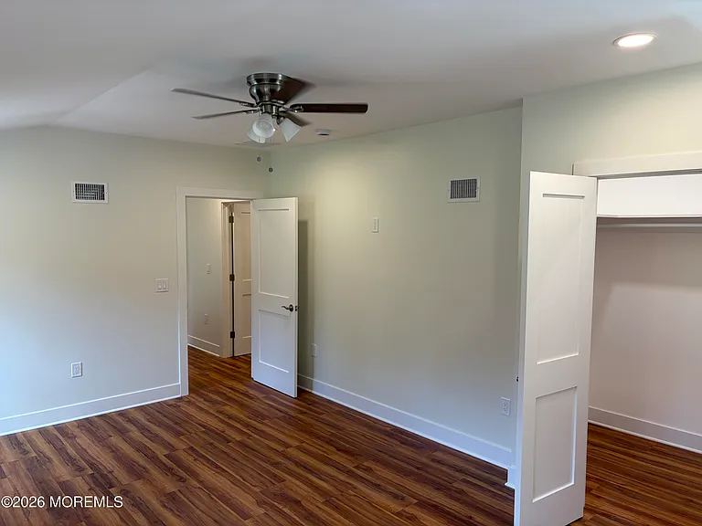 13 Martha Blvd — Photo 16