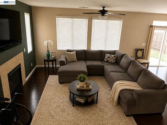 4th image of 2359 Bayless Way
