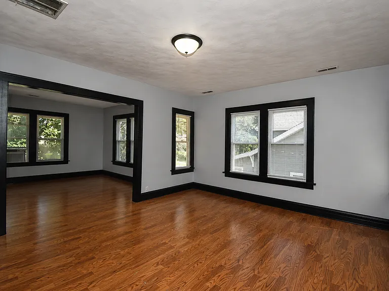 600 Sunderlin St #2 — Photo 6