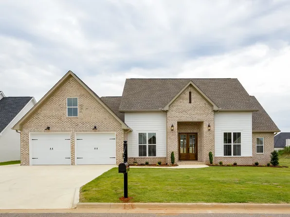 119 Grove Landing Dr, Tuscumbia, AL 35674