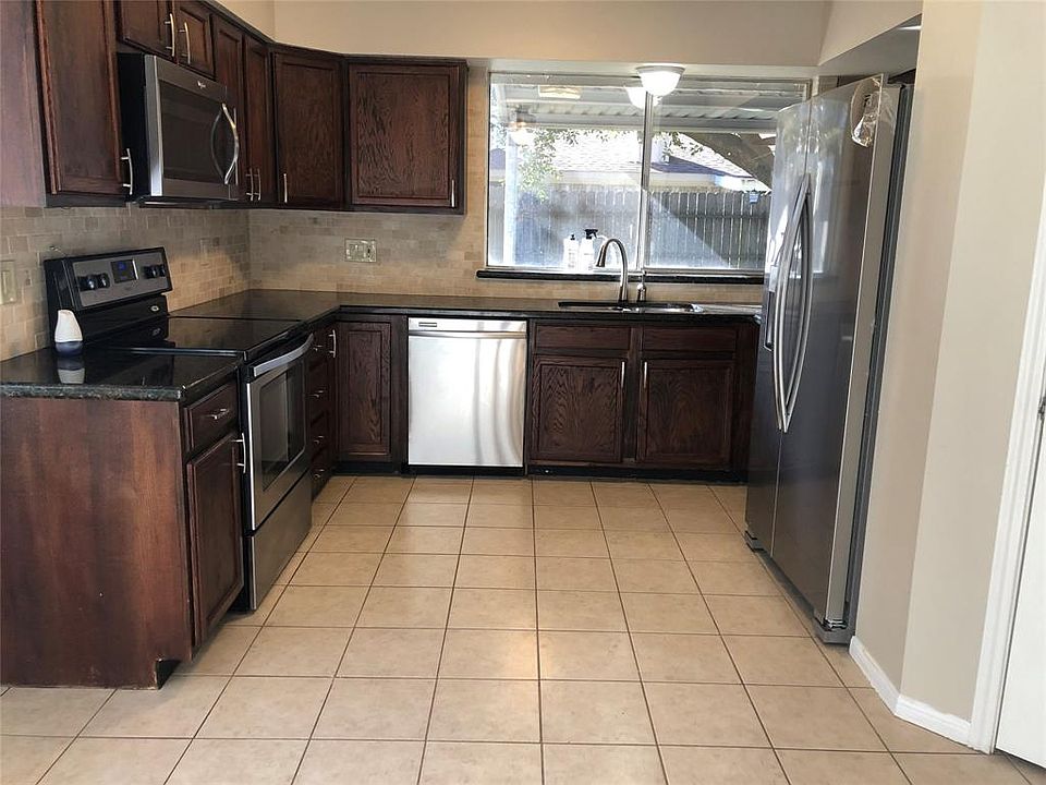 1st image of 1230 Park Knoll Ln
