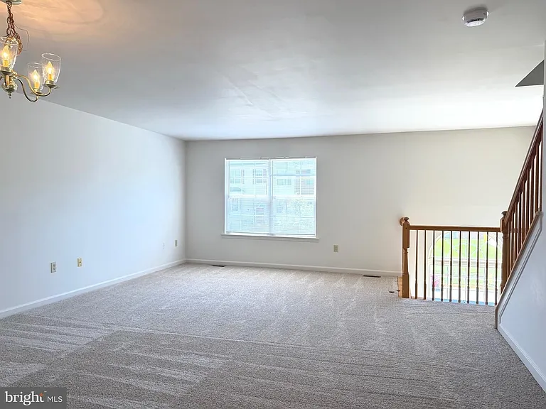 188 Pinecove Ave — Photo 3