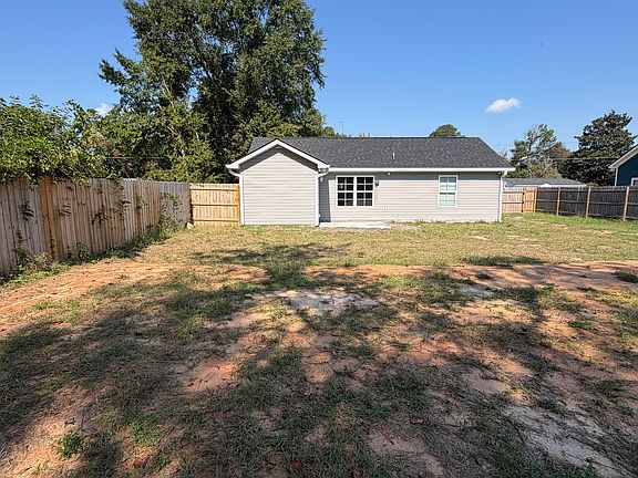 5th image of 1910 Moore Rd