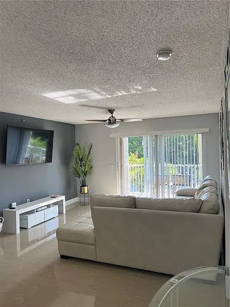 2 bed, 2.0 bath, 1246 sqft, $2,350 — Photo 2