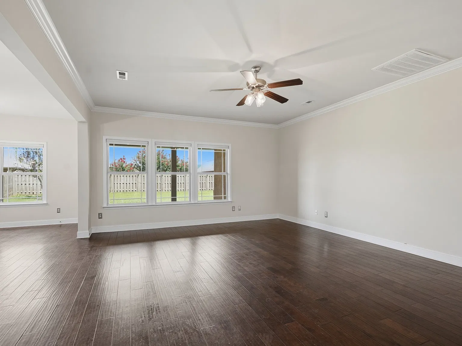 Spacious 5 Bed/4 Bath Single Family Home in Owens Cross Roads - $3000/month — Photo 3