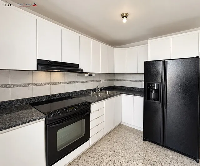 3 bed, 1.0 bath, 1200 sqft, $900 — Photo 2