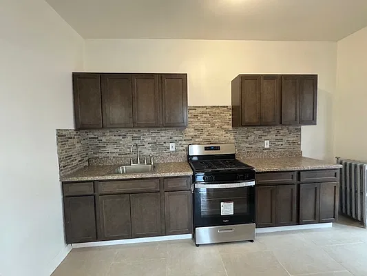 Rented by Evergreen Realty & Investments | media 7