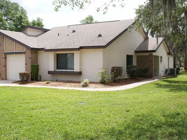 7445 Crestwood Dr, Weeki Wachee, FL 34613