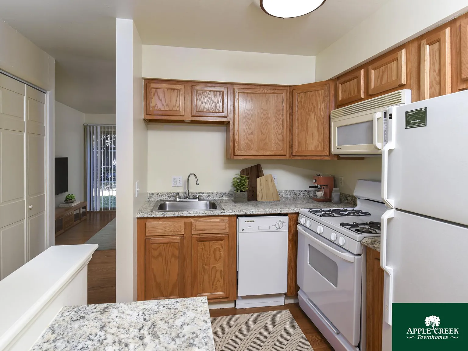 Apple Creek Townhomes — Photo 4