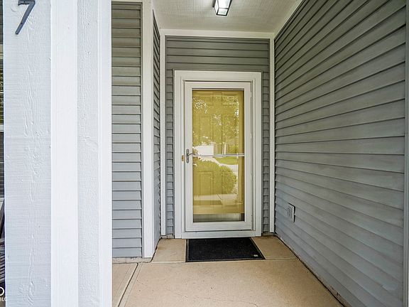 4th image of 13817 Black Canyon Ct