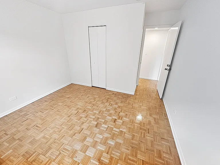 1100 Church — Photo 32