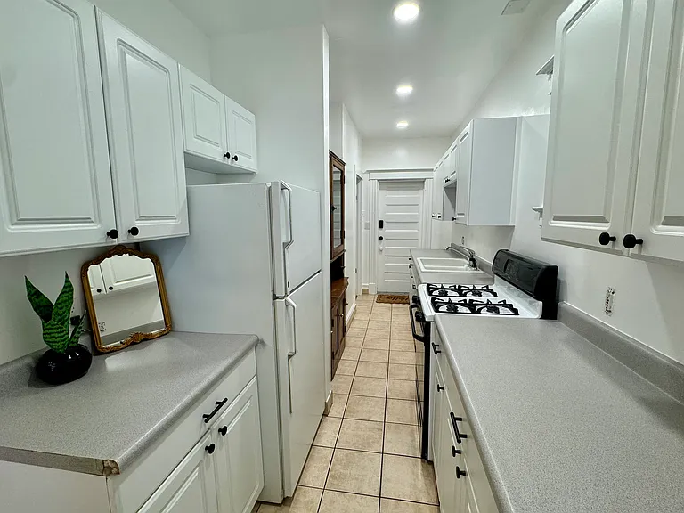 1325 N Marion St #1 — Photo 12