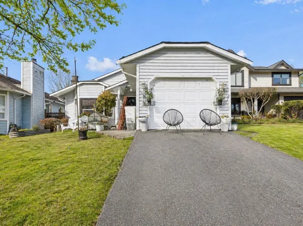875 Porteau Pl, North Vancouver, BC V7H 2P8