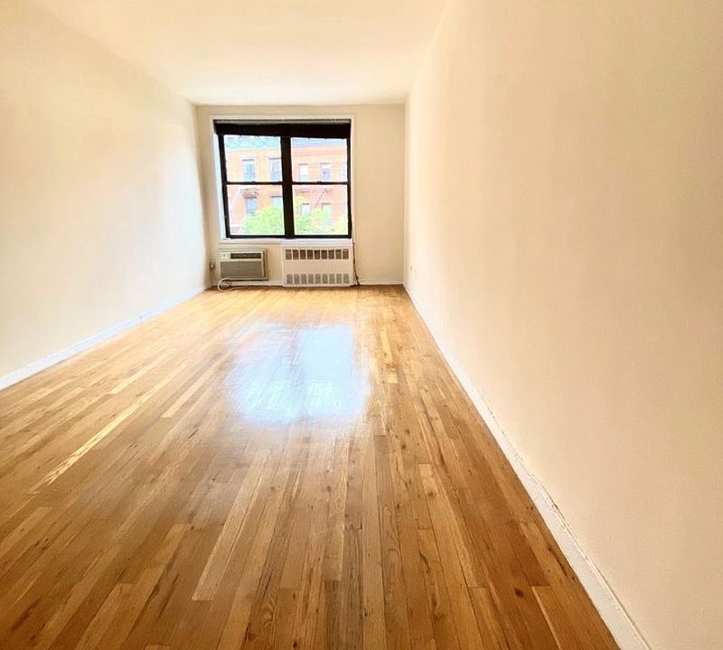1st image of 165 Christopher St APT 4U