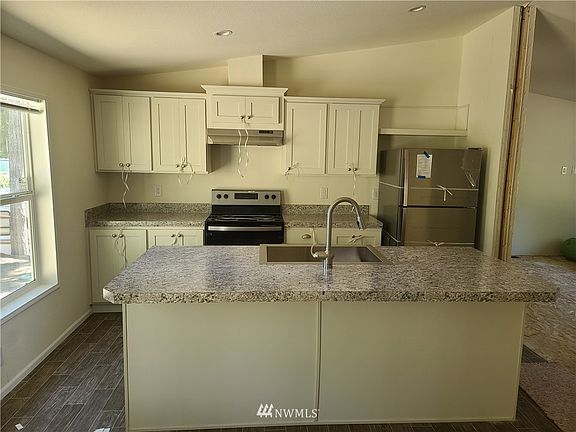 3rd image of 19513 28th Street Ct SW