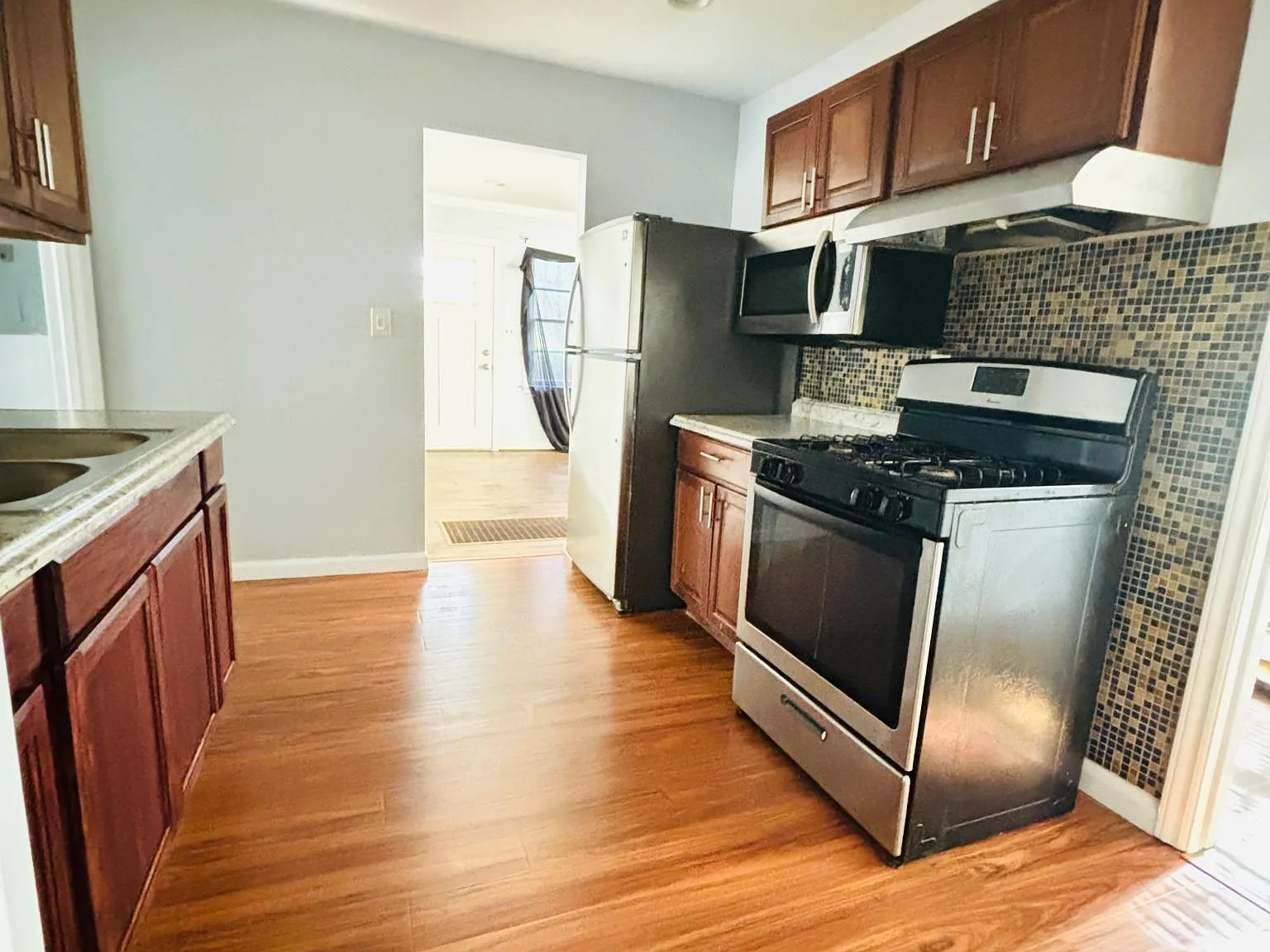 2665 Westchester Dr — Photo 3