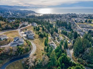 6898 Pacific Terrace Loop, Brookings, OR 97415