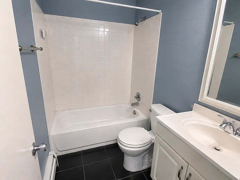Bright & Beautiful 2-bedroom 1 Bath Across Berkeley Park and Lake — Photo 12
