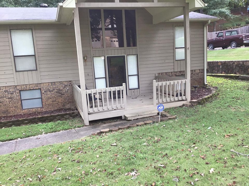 1st image of 108 Lynn Dr