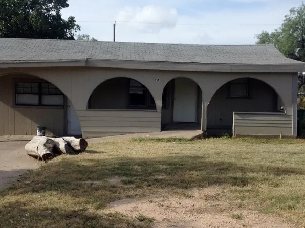 117 W Avenue T, San Angelo, TX 76903