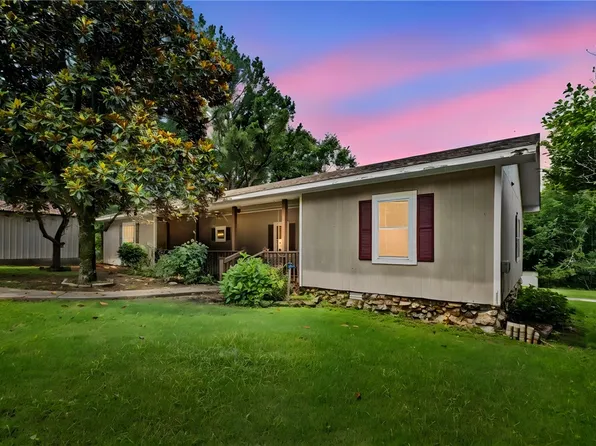 16195 Locust Ln, Fayetteville, AR 72704
