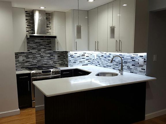2nd image of 1625 Emmons Ave APT 5S