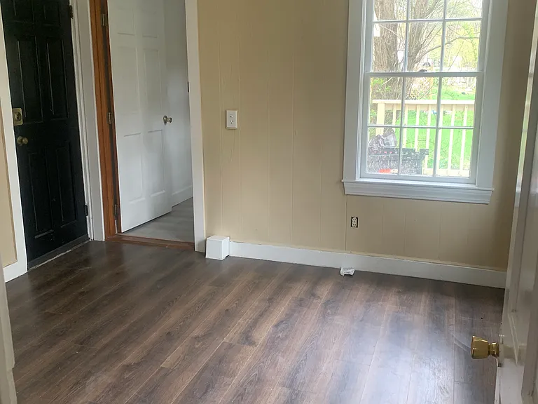 1047 S Franklin St — Photo 10