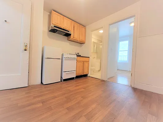 Rented by Downtown Mgt & Realty LLC | media 1