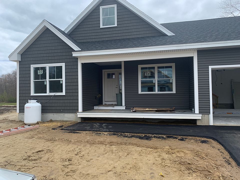 1st image of 11 Woods Ln