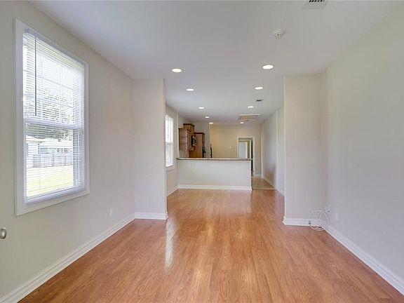 3rd image of 6009 Milne Blvd