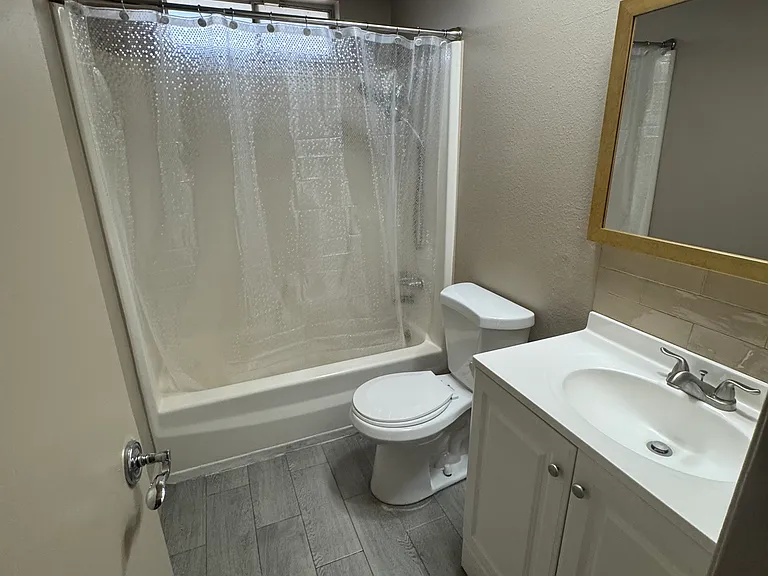 8918 W Glenrosa Ave — Photo 1