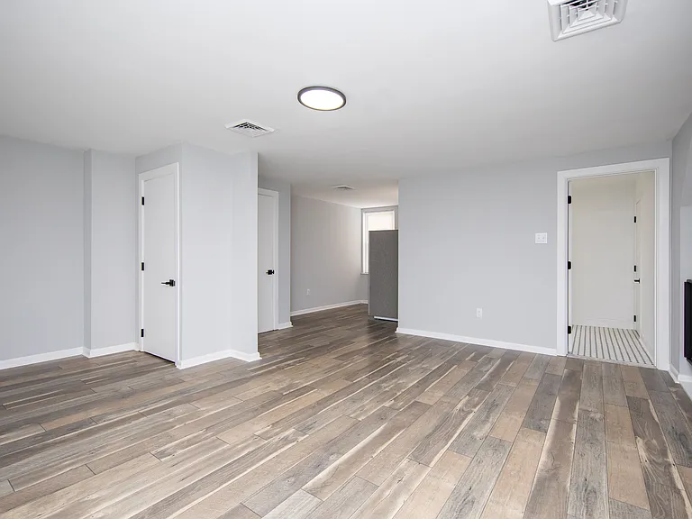 3902 Terrace St — Photo 7