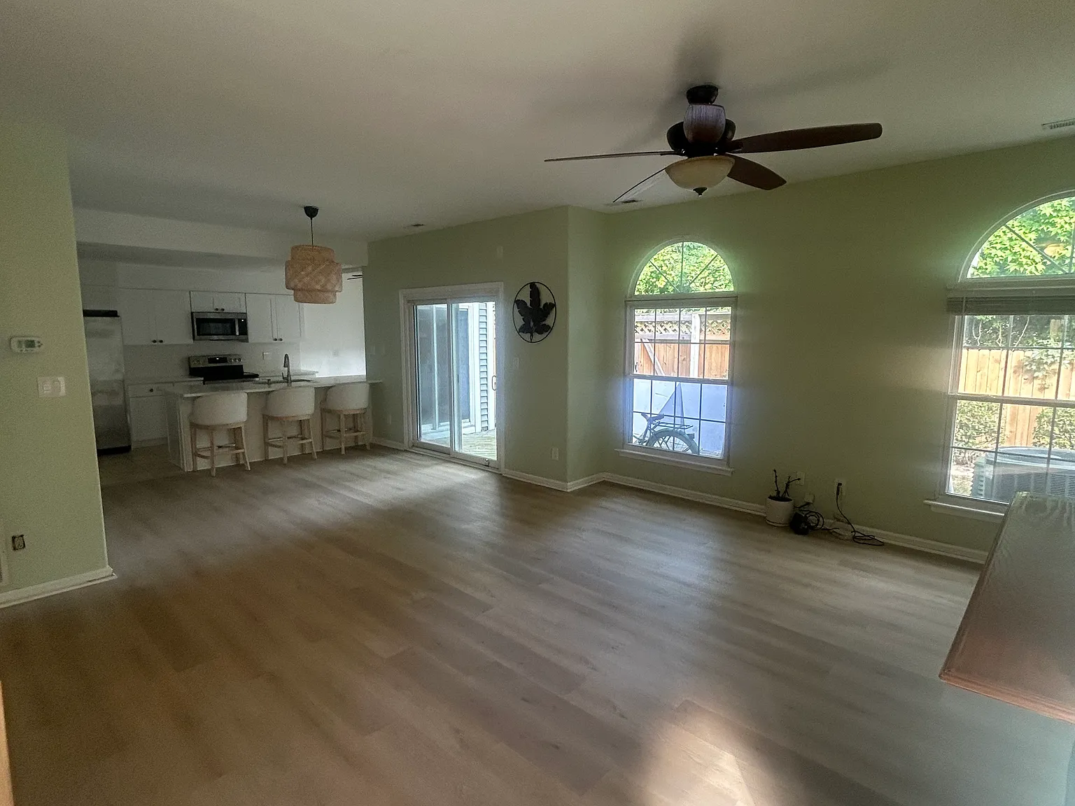 3 bed, 2.5 bath, 1500 sqft, $2,500 — Photo 3