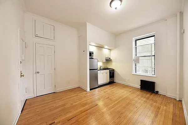 Rented by Buchbinder & Warren | media 9