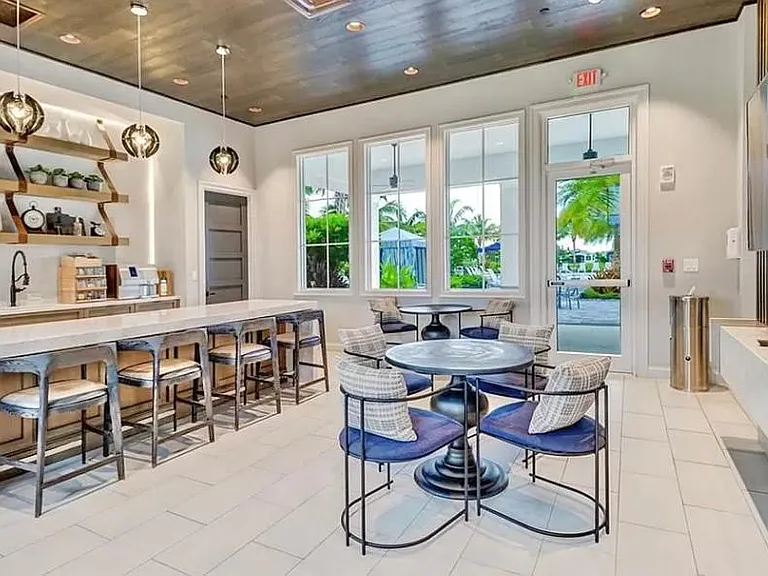 9134 Cayman Dr — Photo 35