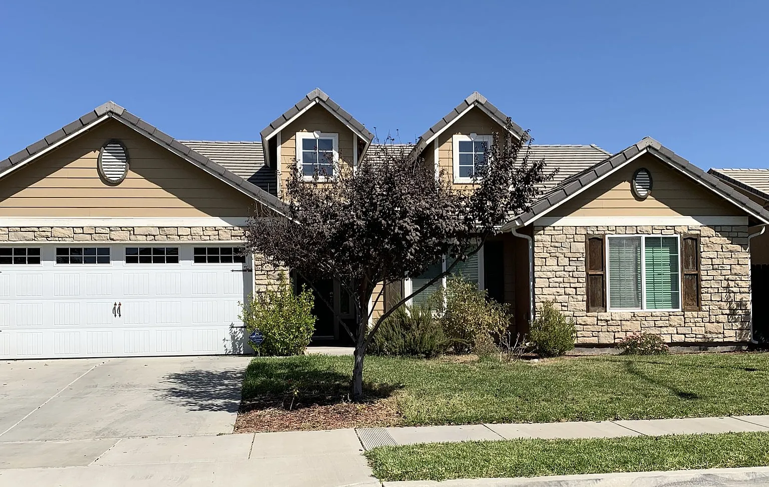 1556 Spyglass Dr photo 1