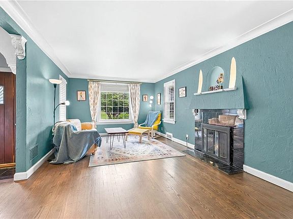 5th image of 719 E Gregory Blvd