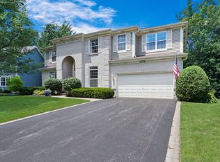 7478 Clarewood Ln, Gurnee, IL 60031