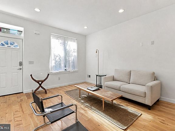 5th image of 1232 N Hollywood St