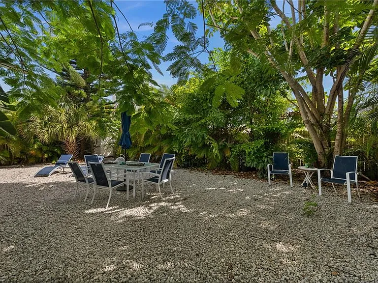 105 W Hilo St — Photo 21