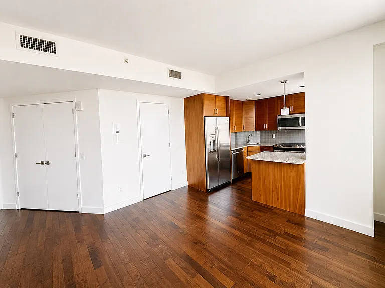 10820 71st Ave #7C — Photo 6