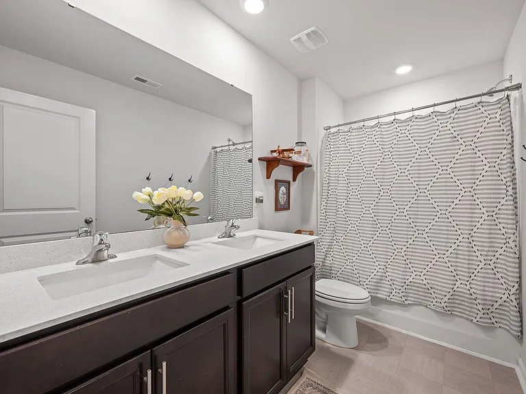 1009 Chiles Dr — Photo 12